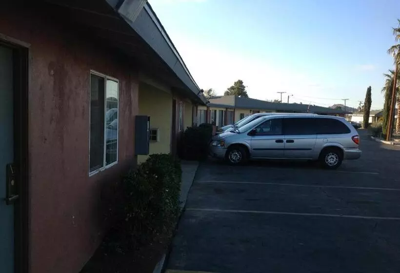 Apple Valley Motel