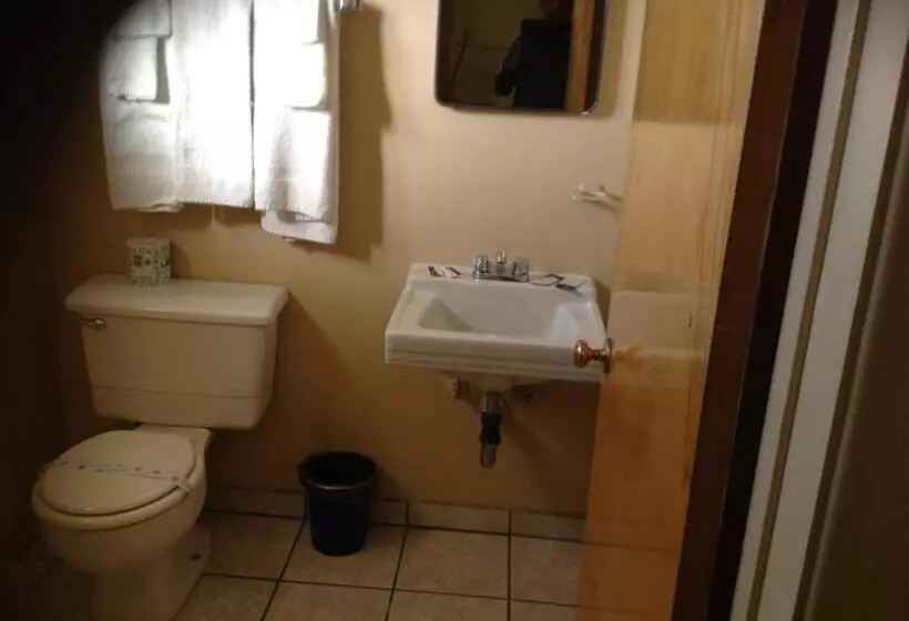 Apple Valley Motel