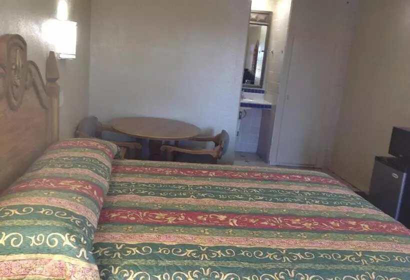 Apple Valley Motel