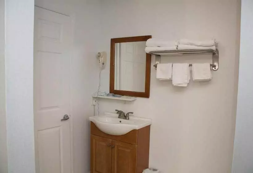 At 9 Motel