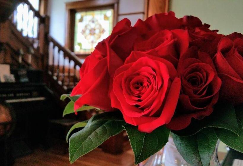 مبيت وإفطار 1899 Inn