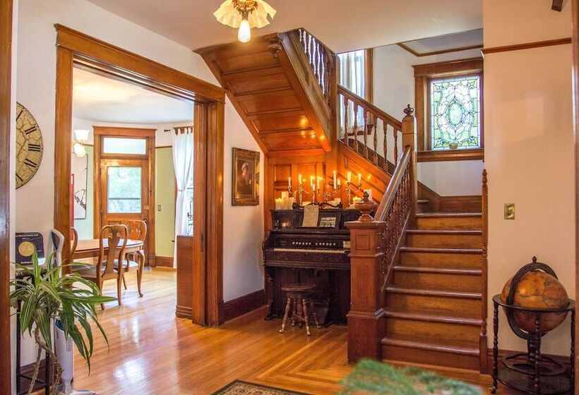 مبيت وإفطار 1899 Inn