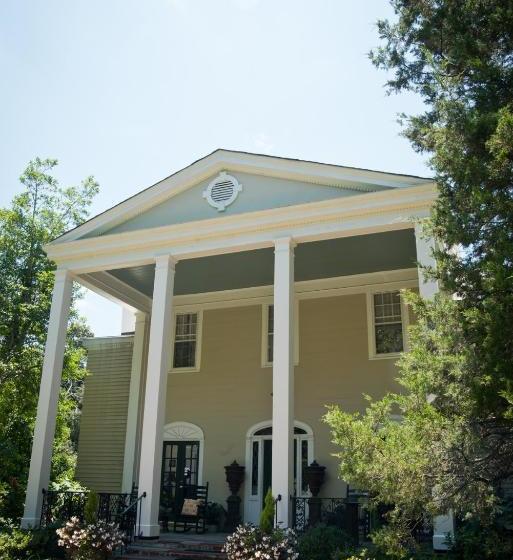 ベッドアンドブレックファースト Clevedale Historic Inn And Gardens