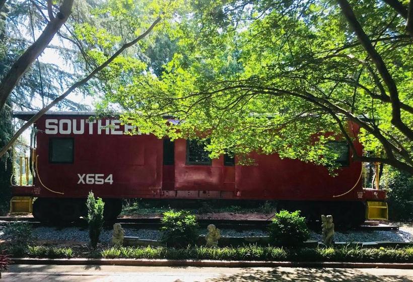 ベッドアンドブレックファースト Clevedale Historic Inn And Gardens