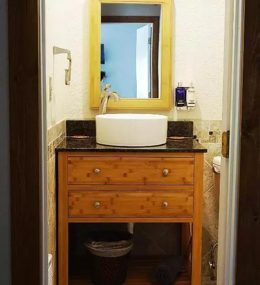 ベッドアンドブレックファースト Sheridan House Inn  Adult Only Accommodation