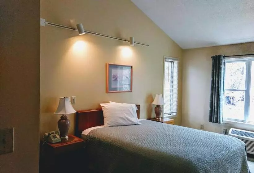 Cathedral Ledge Resort