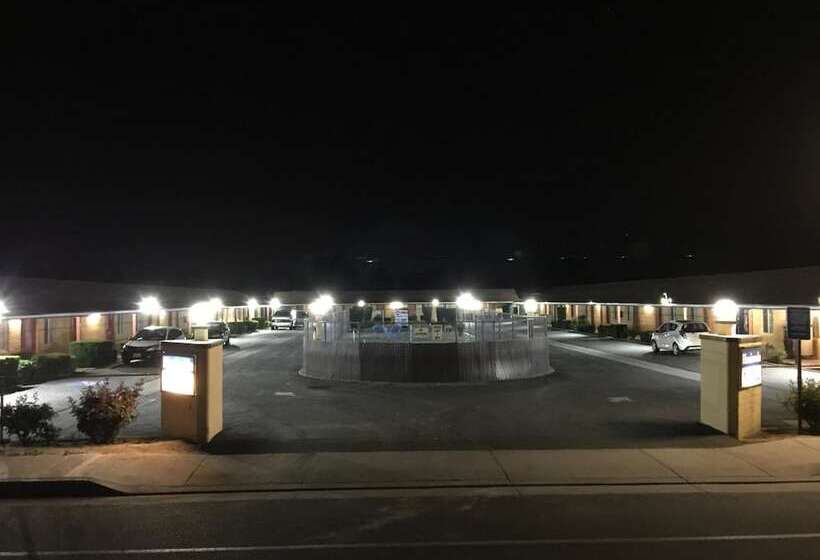 Hacienda Motel