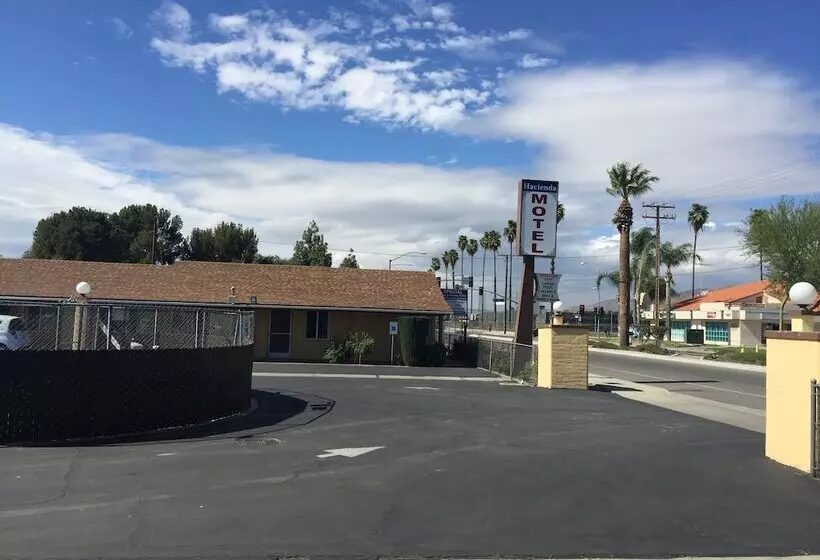 Hacienda Motel