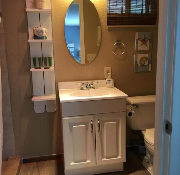 בית מלון כפרי Beaches Inn | Sandpiper Pier Cottage