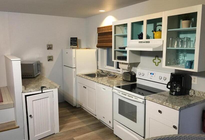 בית מלון כפרי Beaches Inn | Sandpiper Pier Cottage