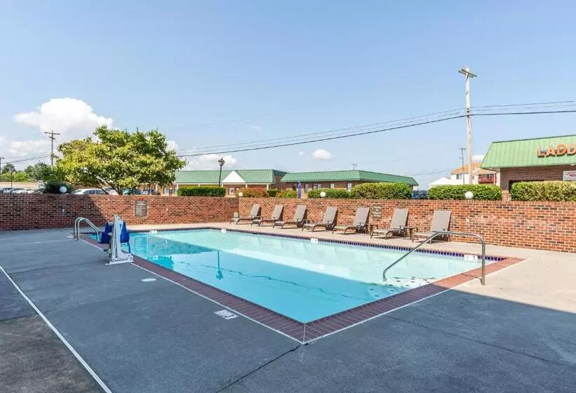 Hotelli Comfort Inn Aikens Center