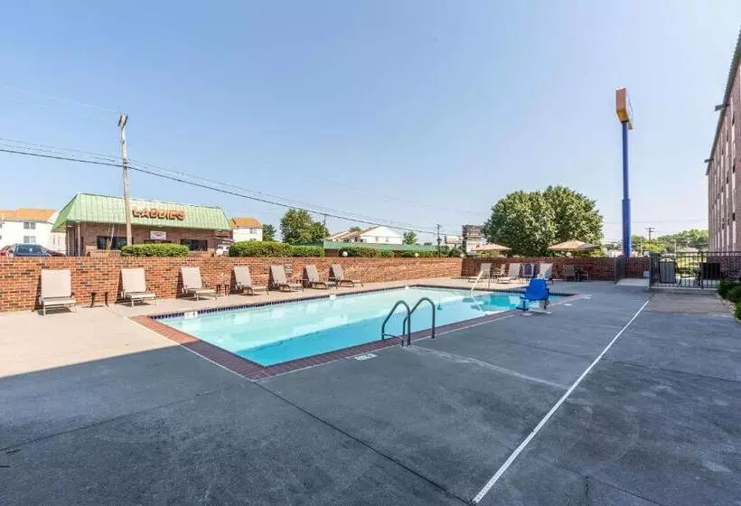 Hotelli Comfort Inn Aikens Center