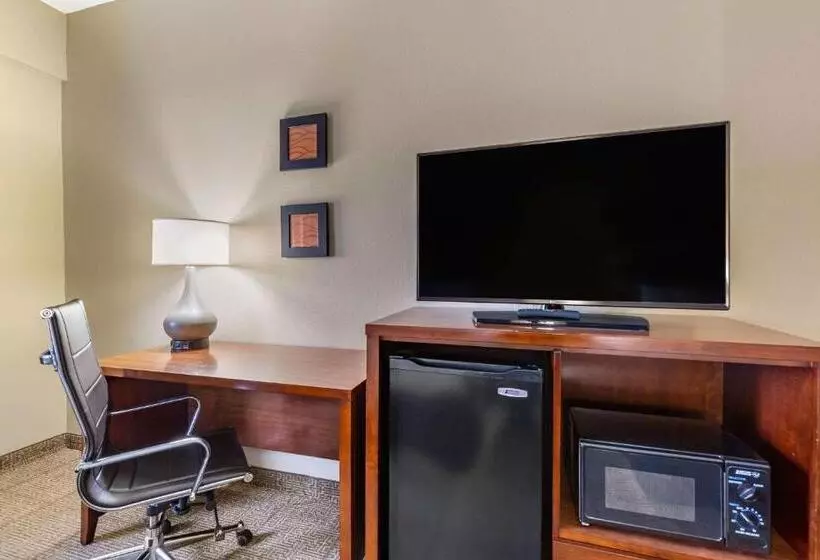 Hotelli Comfort Inn Aikens Center