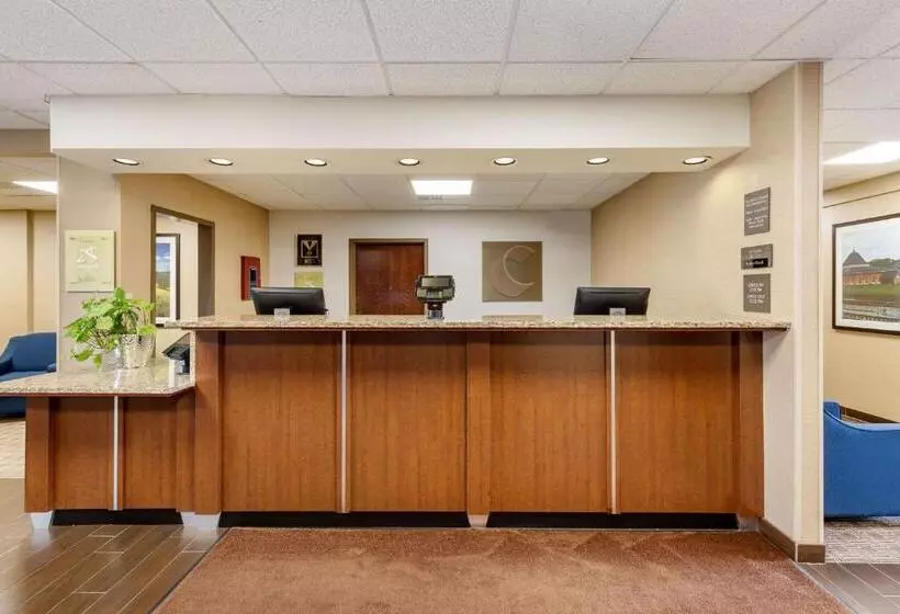 Hotelli Comfort Inn Aikens Center