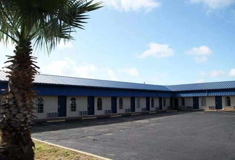 ホテル Lone Star Inn Llano