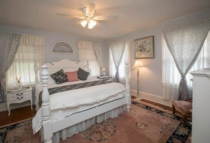 Magnolia Inn B&b