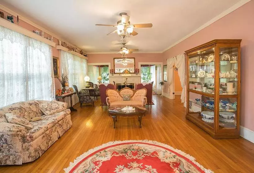 Magnolia Inn B&b