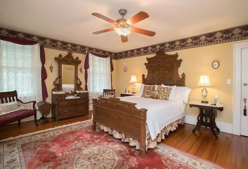 Magnolia Inn B&b