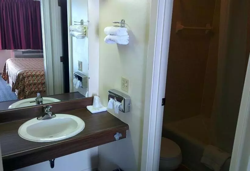 Motelli Economy Inn Toledo Perrysburg