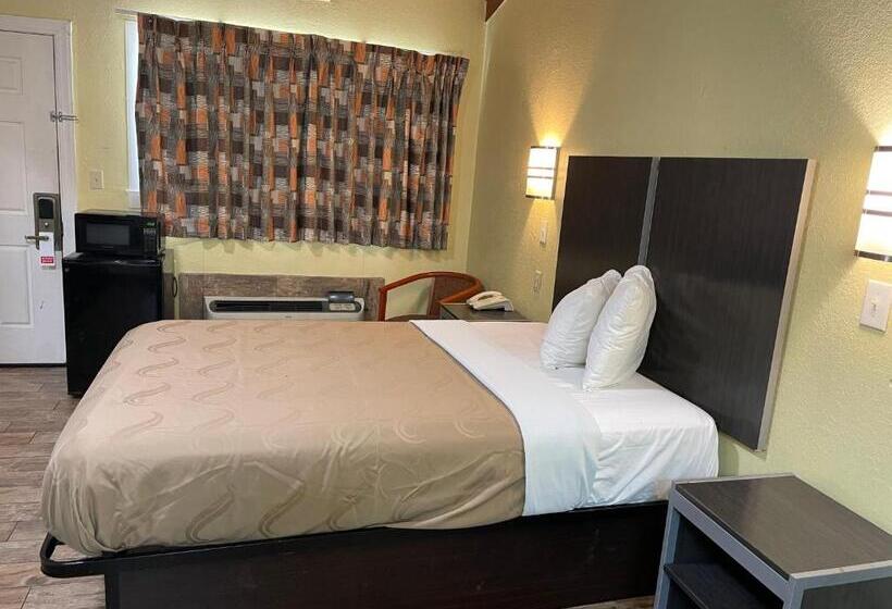 汽车旅馆  Evergreen Inn And R.v