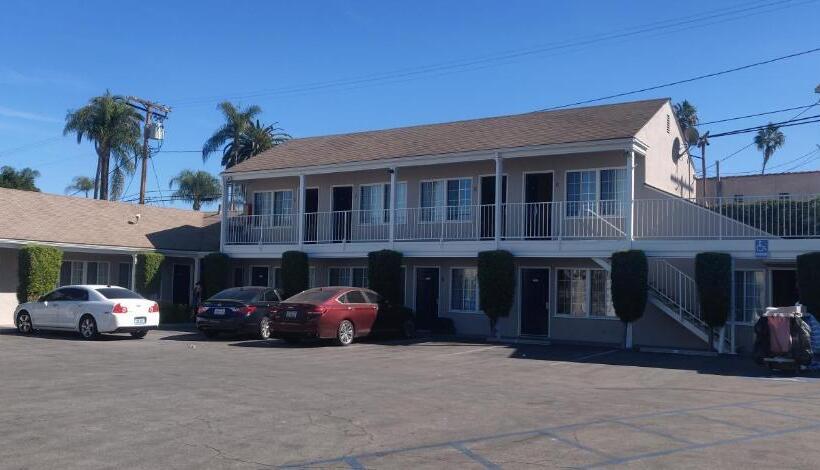 فندق على الطريق Friendship Motor Inn