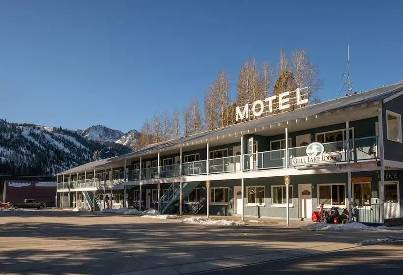 モーテル Gull Lake Lodge