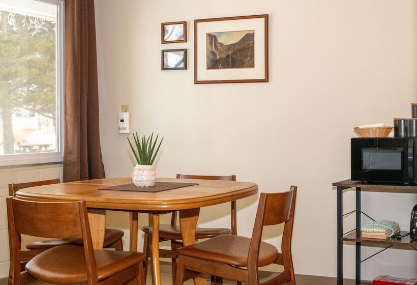 Мотель Gull Lake Lodge