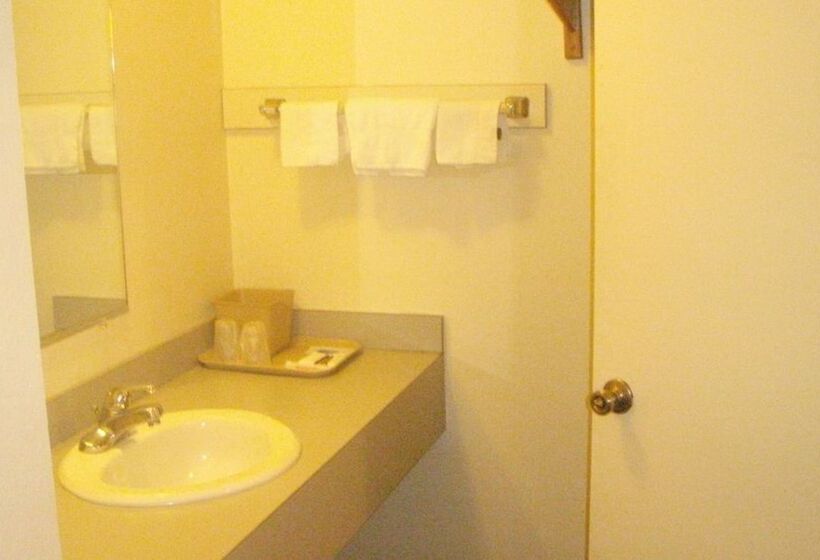 فندق على الطريق Pawnee Inn