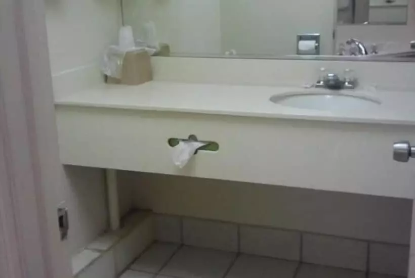 モーテル Studio 9 Inn & Suites