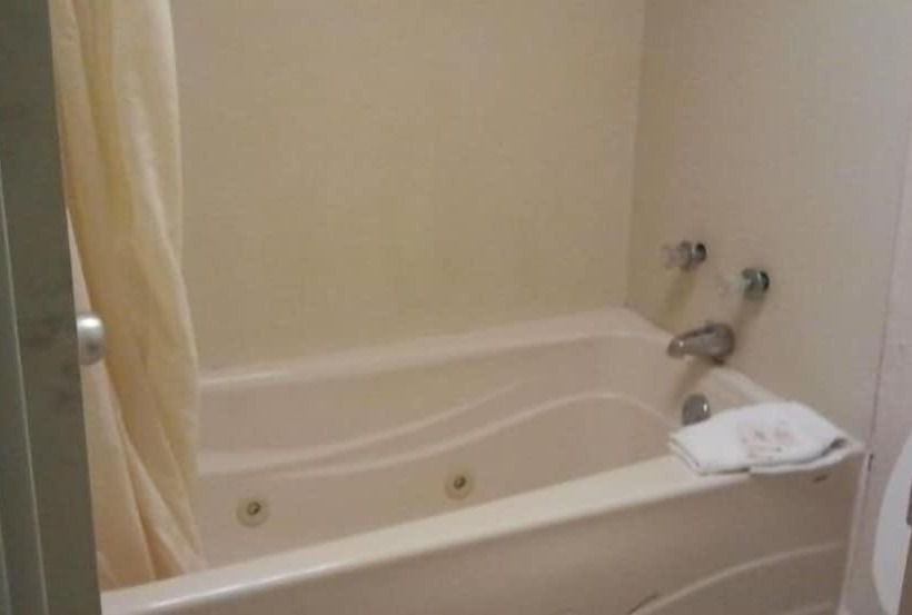 Мотель Studio 9 Inn & Suites