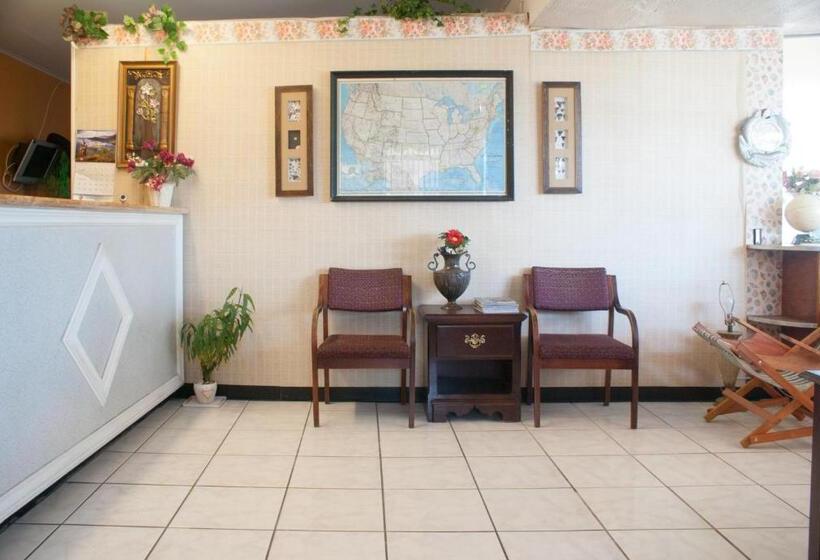 Nassau Holiday Motel