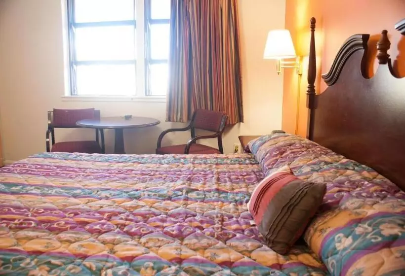 Nassau Holiday Motel