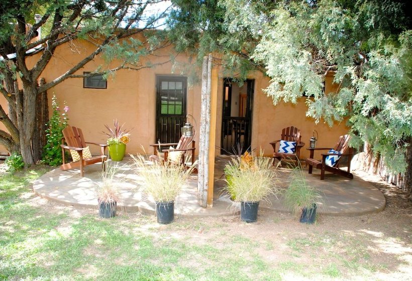 Old Taos Guesthouse B&b