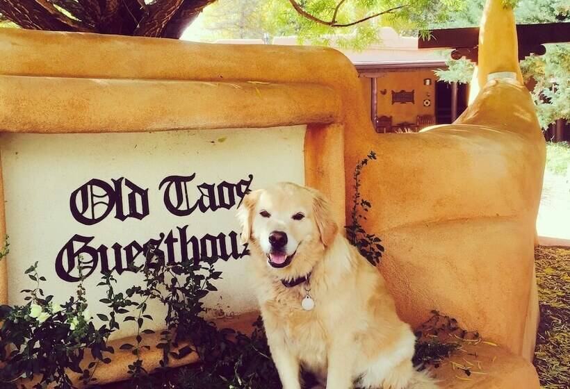 Old Taos Guesthouse B&b