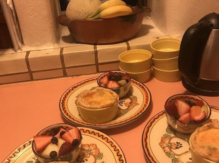 Old Taos Guesthouse B&b