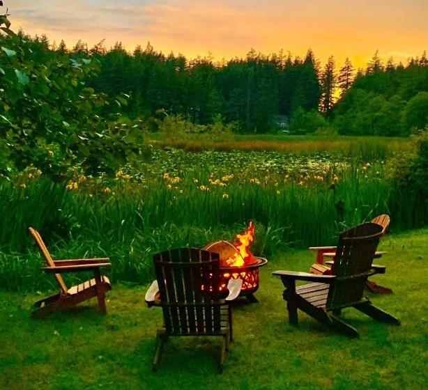 Otter's Pond Bed And Breakfast