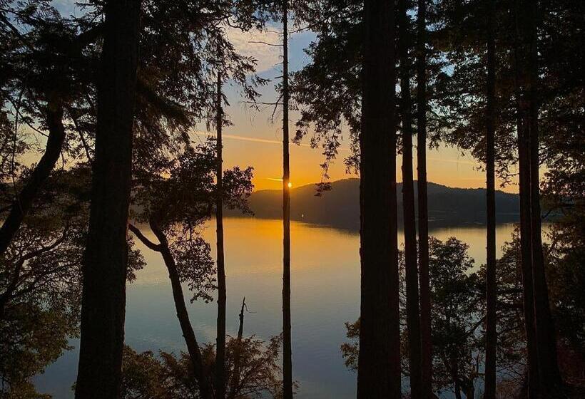 Otter's Pond Bed And Breakfast