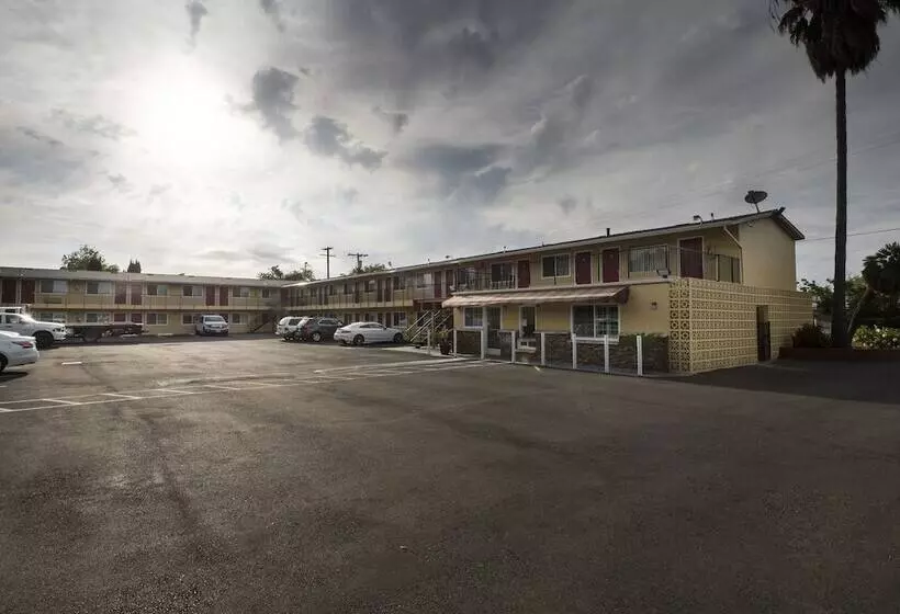 Sky Riders Motel