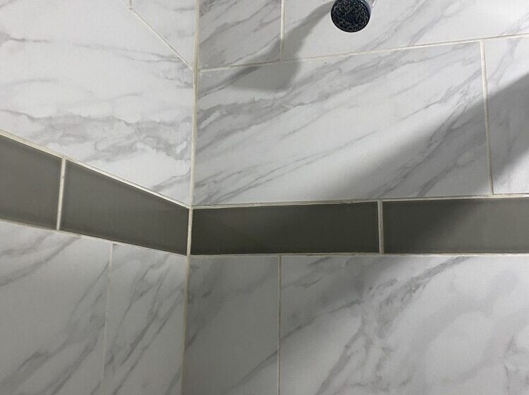 Surf Motel And Apartments