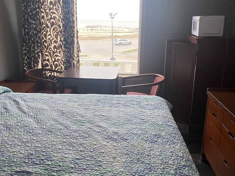 Surf Motel And Apartments