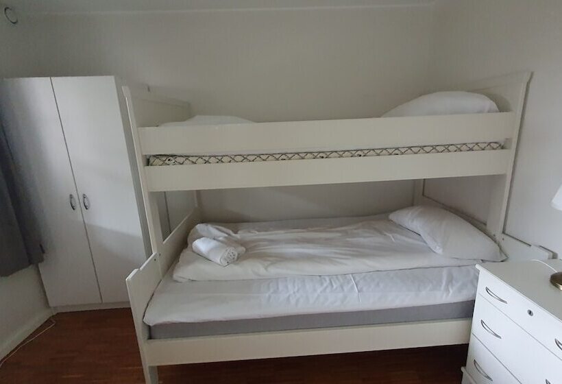 בית מלון כפרי Lauvøy Feriesenter