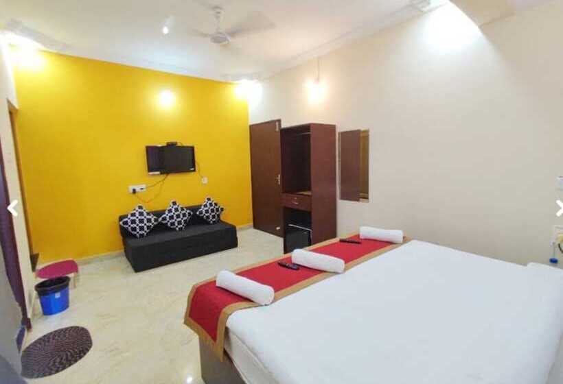 هتل Candolim Aloft