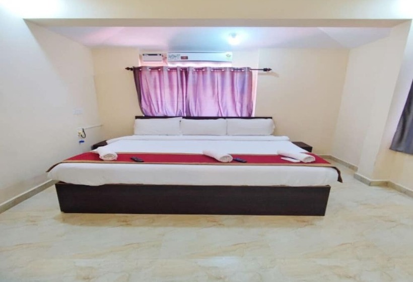 هتل Candolim Aloft