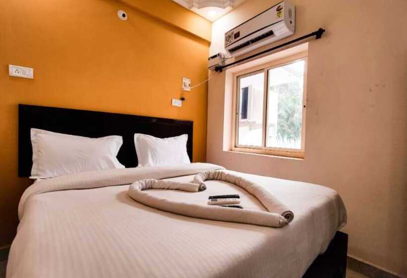 هتل Candolim Aloft