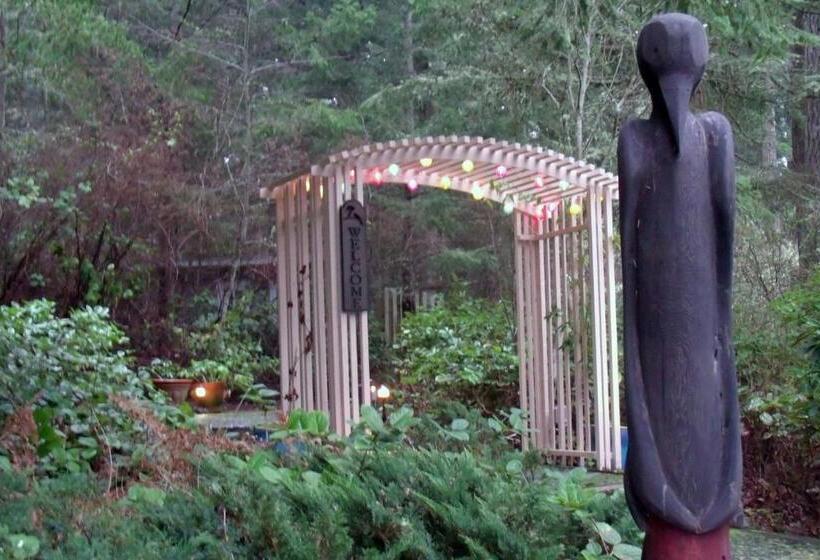 住宿加早餐  Inn To The Woods