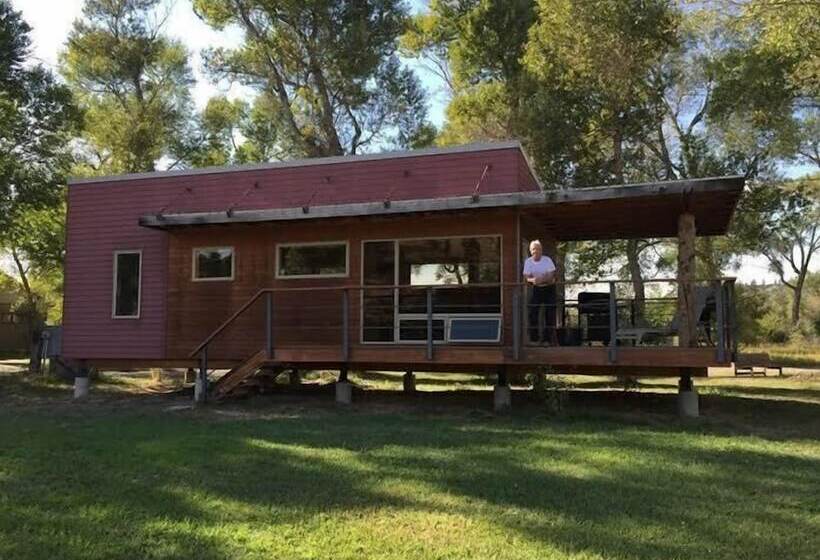 צימר Yellowstone River Lodge