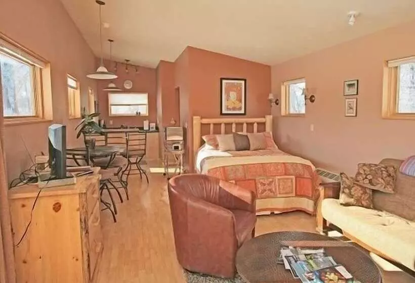 ベッドアンドブレックファースト Yellowstone River Lodge