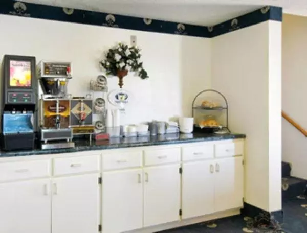 Hotelli Becker Inn & Suites