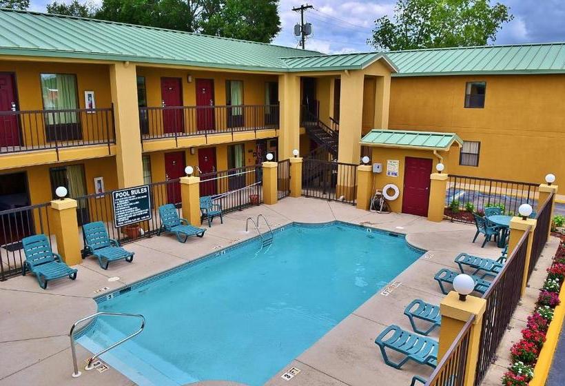 Отель Executive Inn Opp