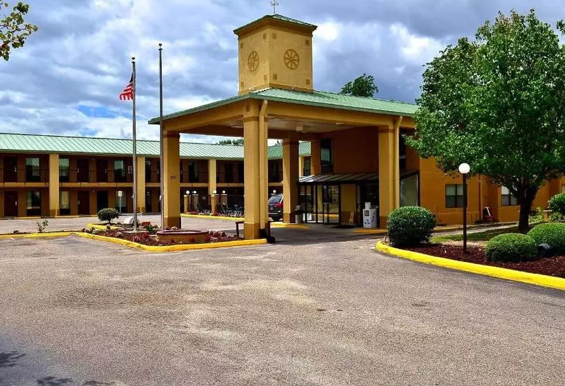 ホテル Executive Inn Opp